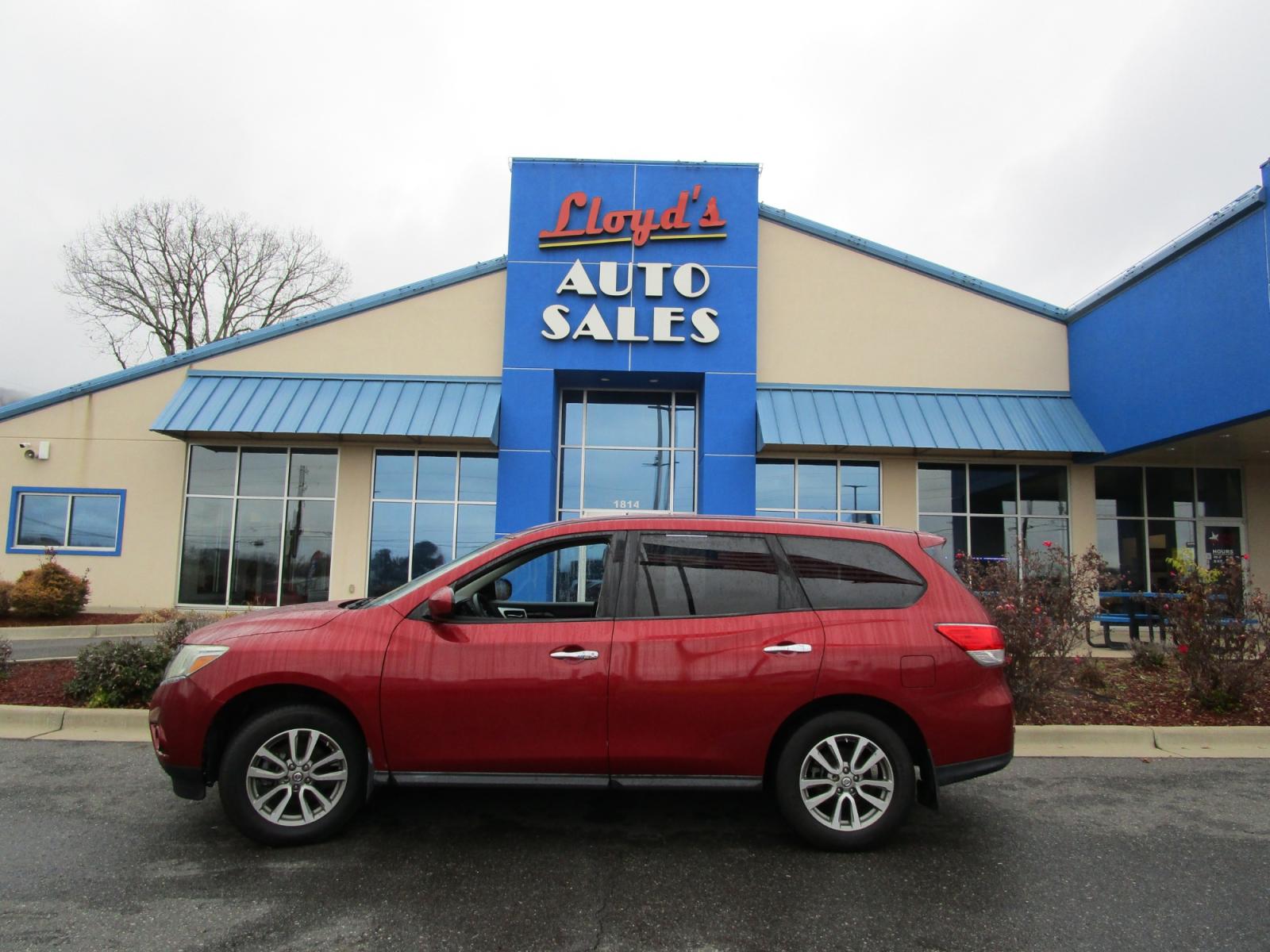 2014 RED Nissan Pathfinder (5N1AR2MN9EC) , located at 1814 Albert Pike Road, Hot Springs, AR, 71913, (501) 623-1717, 34.494228, -93.094070 - Photo #0